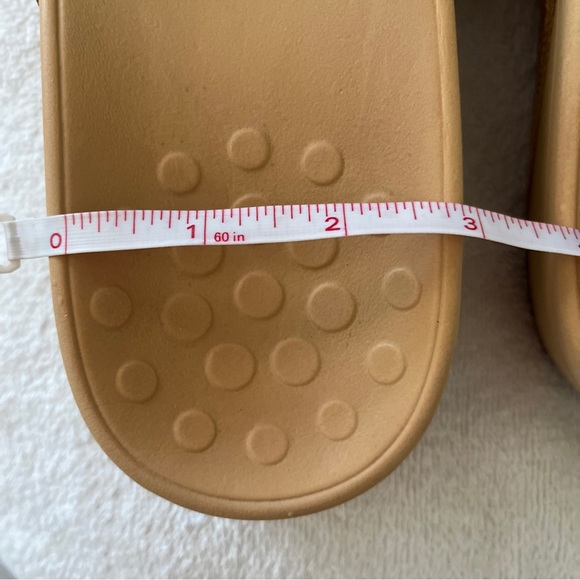 Vionic High Tide Flip Flop Sandals size 11 Beige Podiatrist, Designed NWOT🔥🔥 - Picture 10 of 11